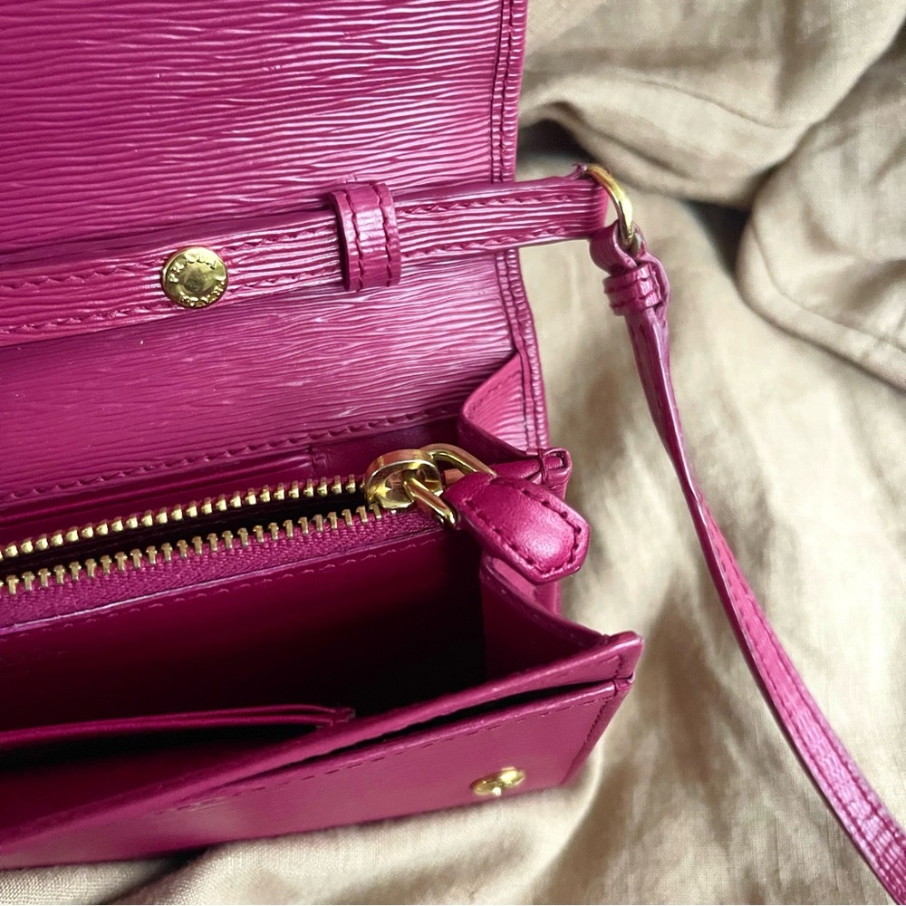 Prada Pink Saffiano Leather Fuschia Vitello Move Crossbody Wallet Bag - Picture 4 of 5